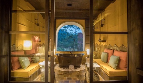 Suite junior, 1 cama de matrimonio grande (Forest View. Legacy Prvileges)