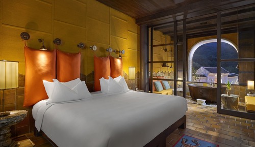 Suite junior, 1 cama de matrimonio grande, vistas a la piscina (Legacy Privileges)