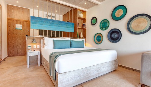 Deluxe Junior Suite Pool View