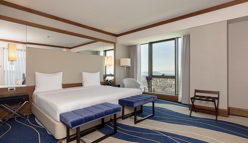 Corner Room with King Size Bed, Sea View