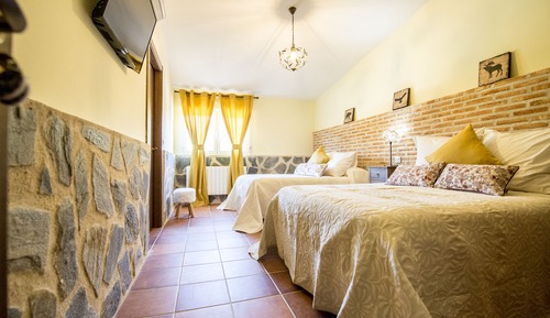 Habitación cuádruple Deluxe, vistas a la montaña