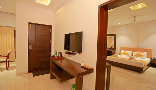 Deluxe Friends Room