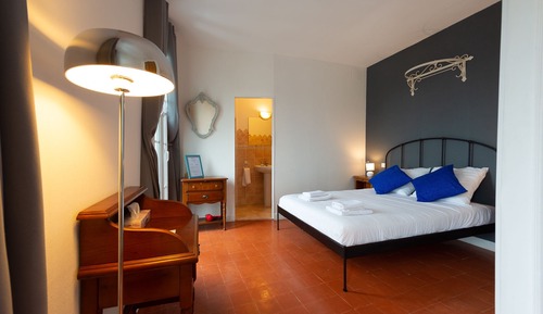 Habitación económica doble, 1 cama doble, no fumadores, baño privado