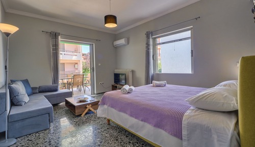 Apartamento, 2 habitaciones, balcón, vistas al patio (2)