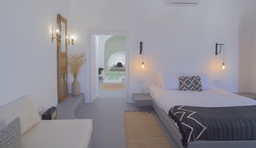 Suite Signature (Indoor Cave Plunge Pool)