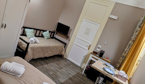 Habitación triple Deluxe, varias camas (2 Adults + 1 Child)