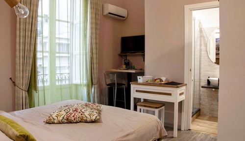 Habitación con 1 cama doble o 2 individuales, balcón