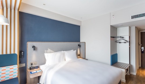 Habitación estándar, 1 cama de matrimonio grande, vistas a la ciudad