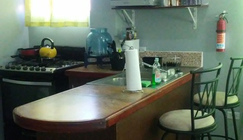 Apartamento familiar, cocina básica (Seashell)