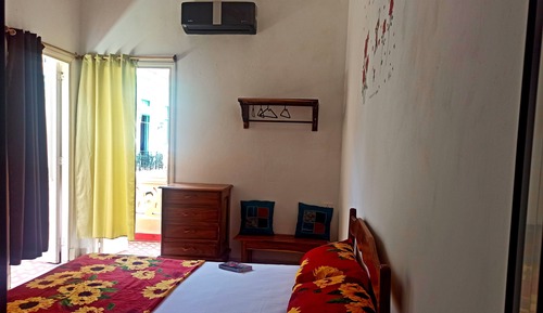 Habitación básica doble, 1 cama de matrimonio, vistas a la ciudad