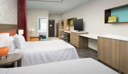 Estudio, 2 camas de matrimonio (Mobility & Hearing, Roll-in Shower)