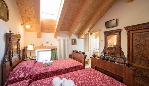 Habitación con 1 cama doble o 2 individuales, balcón, vistas a la montaña (Mansard)
