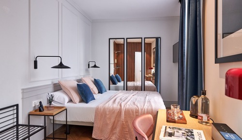 Habitación doble superior de uso individual, balcón (1 Adult)