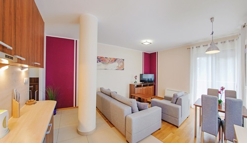 Apartamento (14 Cztery Pory Roku)