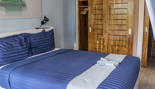 Villa familiar, 1 cama de matrimonio con sofá cama, vistas a la piscina, junto a la piscina