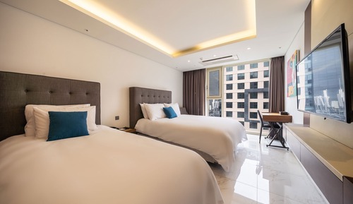 Superior Family Room City