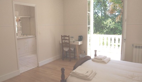 Habitación Confort, vistas al jardín (Suite Le Cheminard)
