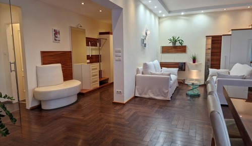 Suite estudio exclusiva, terraza, en la zona del jardín