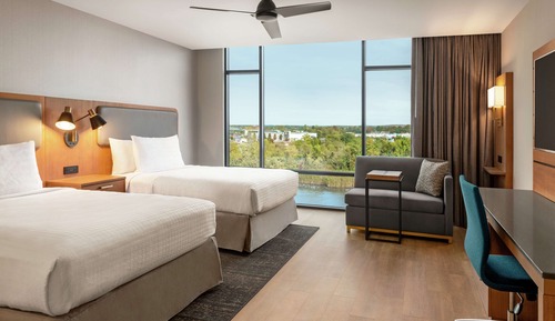 Estudio, 2 camas de matrimonio, vistas a la bahía