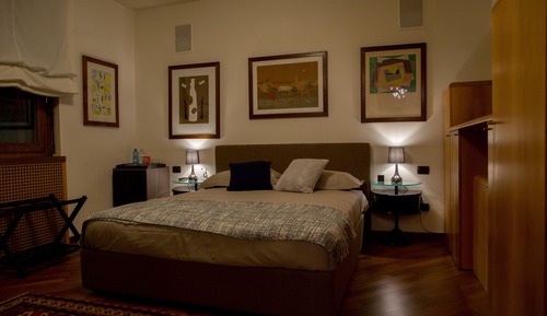Habitación estándar doble, 1 cama de matrimonio, baño compartido (204)