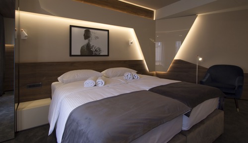 Habitación Deluxe con 1 cama doble o 2 individuales, balcón