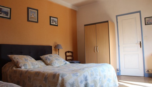 Habitación Confort, varias camas, vistas a la ciudad