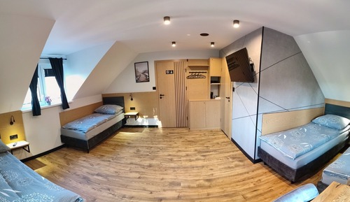 Habitación cuádruple, baño privado, vistas al jardín