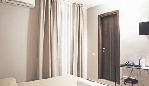 Habitación económica con 1 cama doble o 2 individuales (LA SENETA)