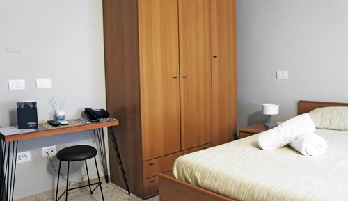 Habitación económica con 1 cama doble o 2 individuales (IL CERRO)
