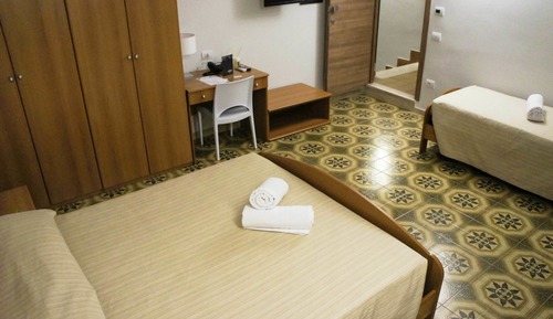 Habitación triple económica, varias camas (LA DIANA)