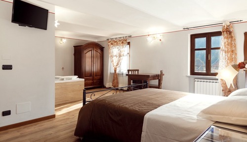 Habitación doble, bañera de hidromasaje (Attico)