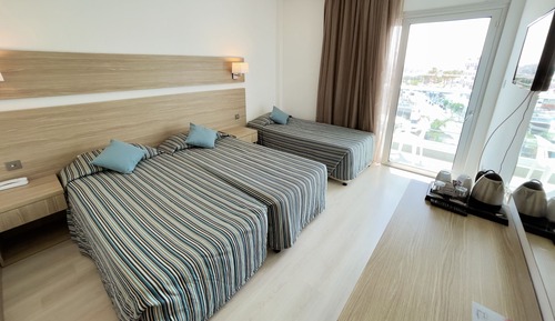 Habitación estándar con 2 camas individuales