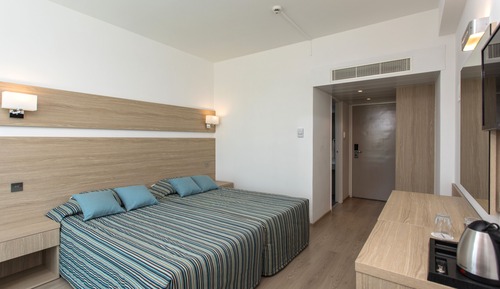 Habitación superior con 2 camas individuales