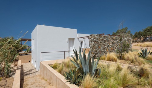 Beachfront 2 Bedroom Villa with Hammam