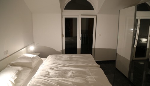 King Apartment with Garden View