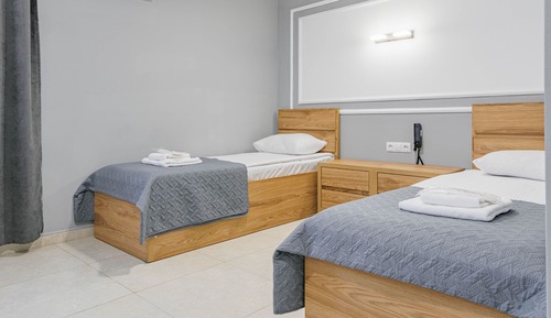 Habitación básica con 1 cama doble o 2 individuales