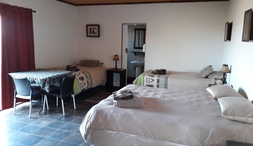 Habitación cuádruple clásica, varias camas, vistas al valle