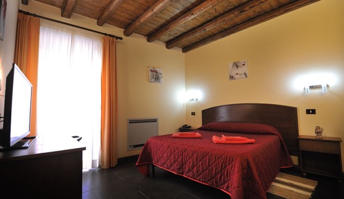Habitación Confort con 1 cama doble o 2 individuales