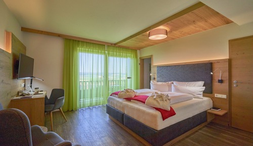 Habitación de diseño, balcón, vistas a la montaña (Resi)
