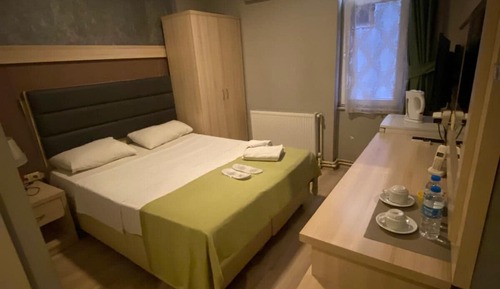 Habitación estándar con 1 cama doble o 2 individuales