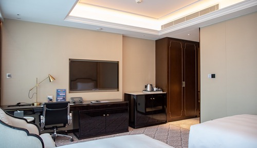 Habitación superior con 2 camas individuales, baño privado
