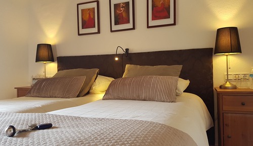 Habitación Confort con 1 cama doble o 2 individuales, 2 camas individuales