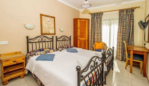Habitación con 1 cama doble o 2 individuales