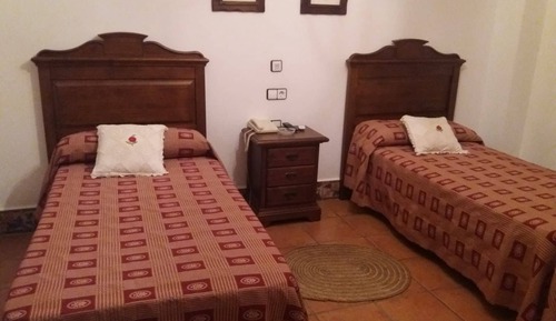 Habitación con 2 camas individuales