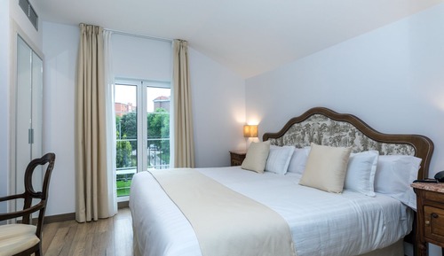 Habitación doble superior, balcón (Palacio de la Magdalena)