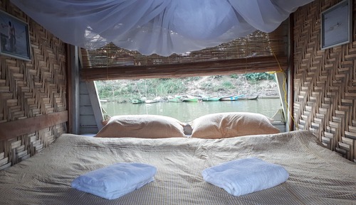 Habitación con 1 cama doble o 2 individuales (Includes Deluxe Tent)