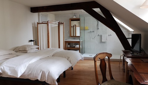 Habitación Confort, 1 cama de matrimonio grande, vistas a la ciudad