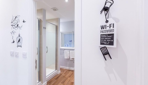 Apartamento, baño privado (Mad Hatter's Tea Room)