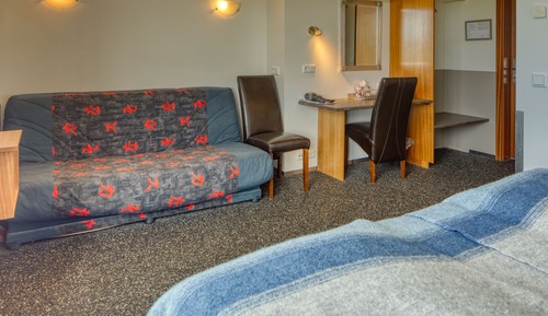 Habitación estándar con 1 cama doble o 2 individuales, baño privado