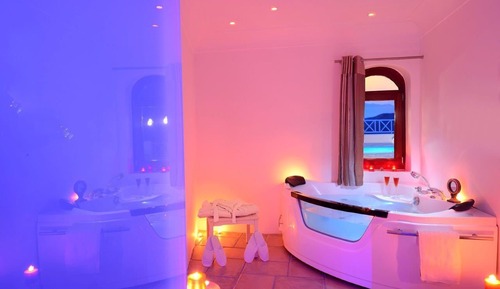 Villa, bañera de hidromasaje (Absolute)